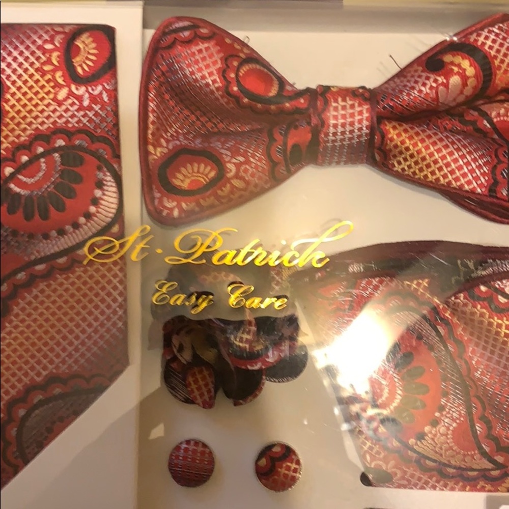 Red set - Picture 7 of 8